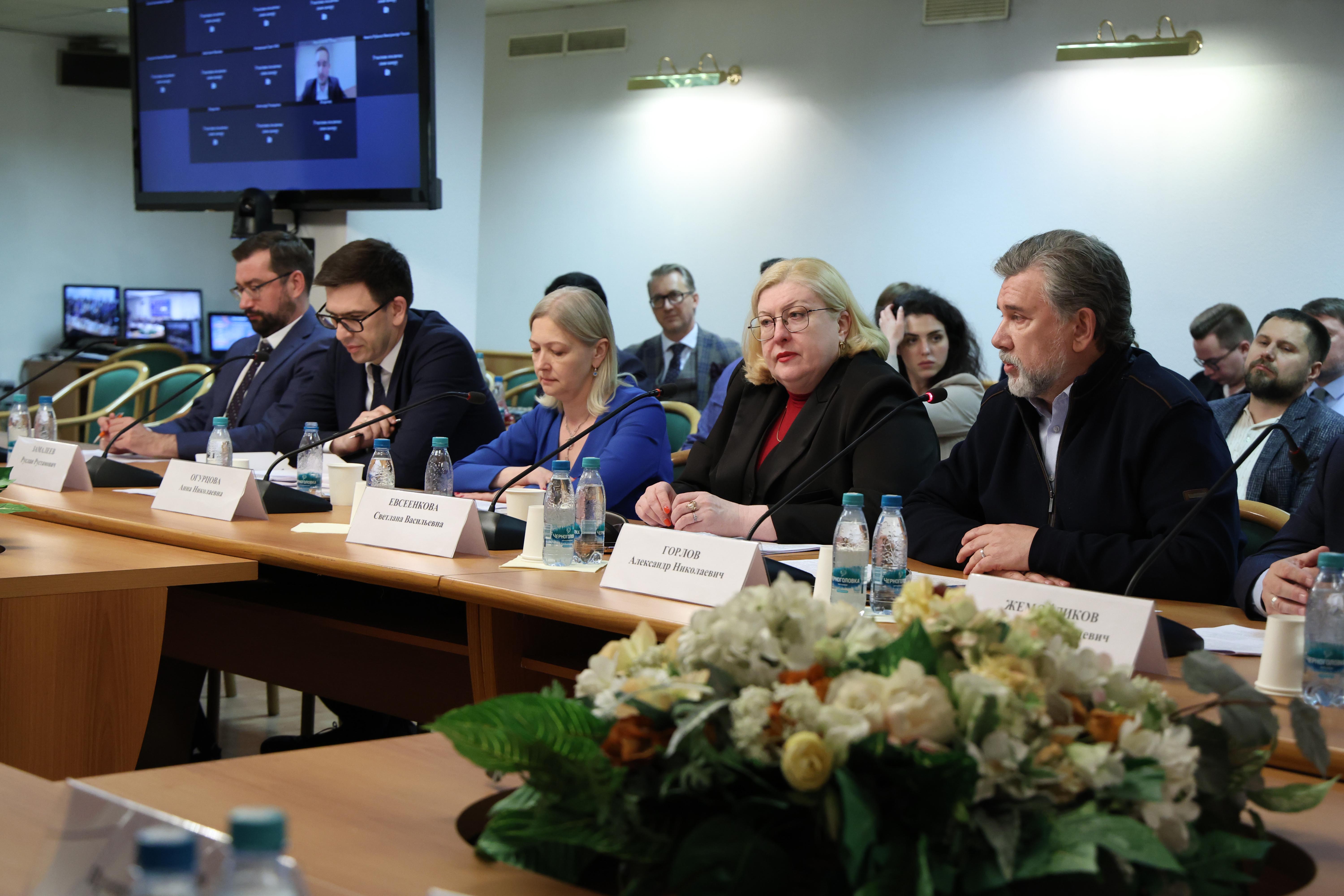 Лифтовая реформа 2027: Экспертный совет по ЖКХ обсудил вектор доработки правил рынка и ценообразования
