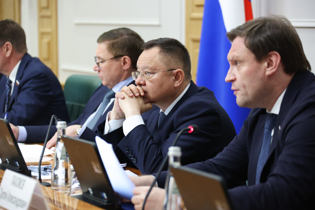 Парламентские слушания на тему «Вопросы управления комплексами индивидуальных жилых домов»