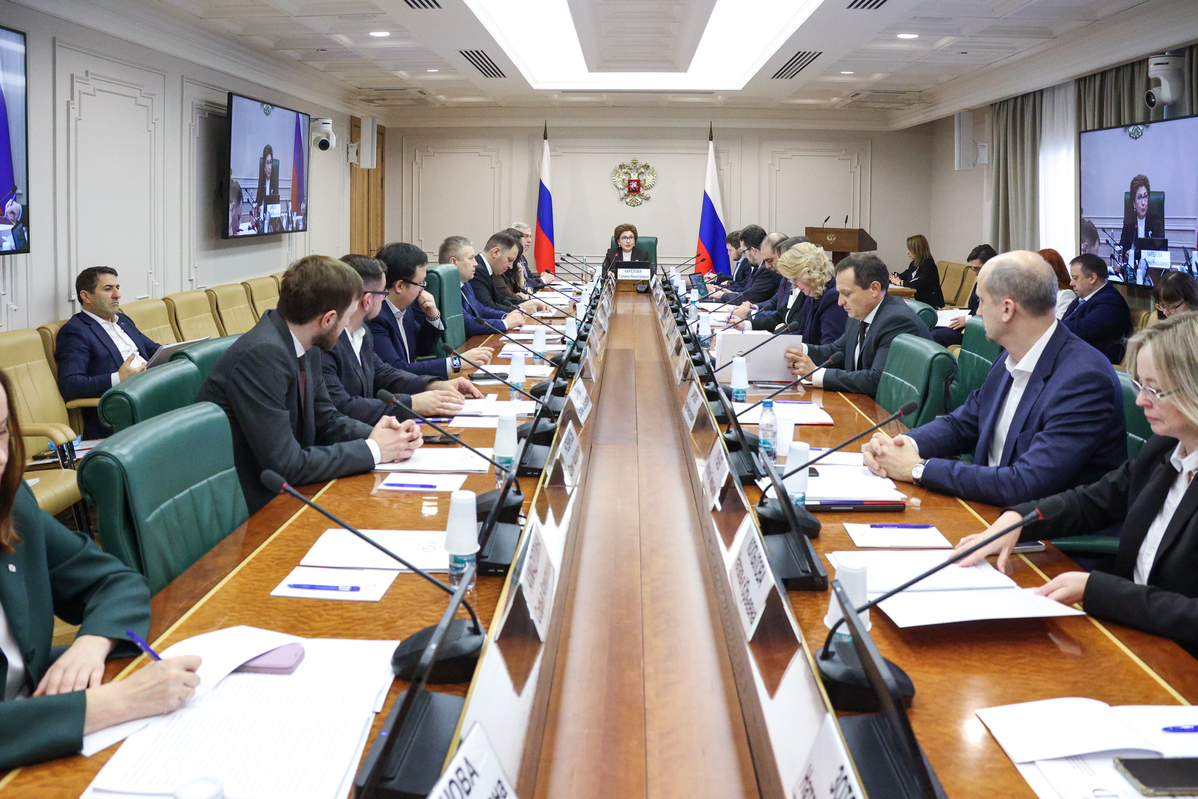 Совершенствование системы лицензирования деятельности по управлению многоквартирными домами: законодательные новации и практика применения