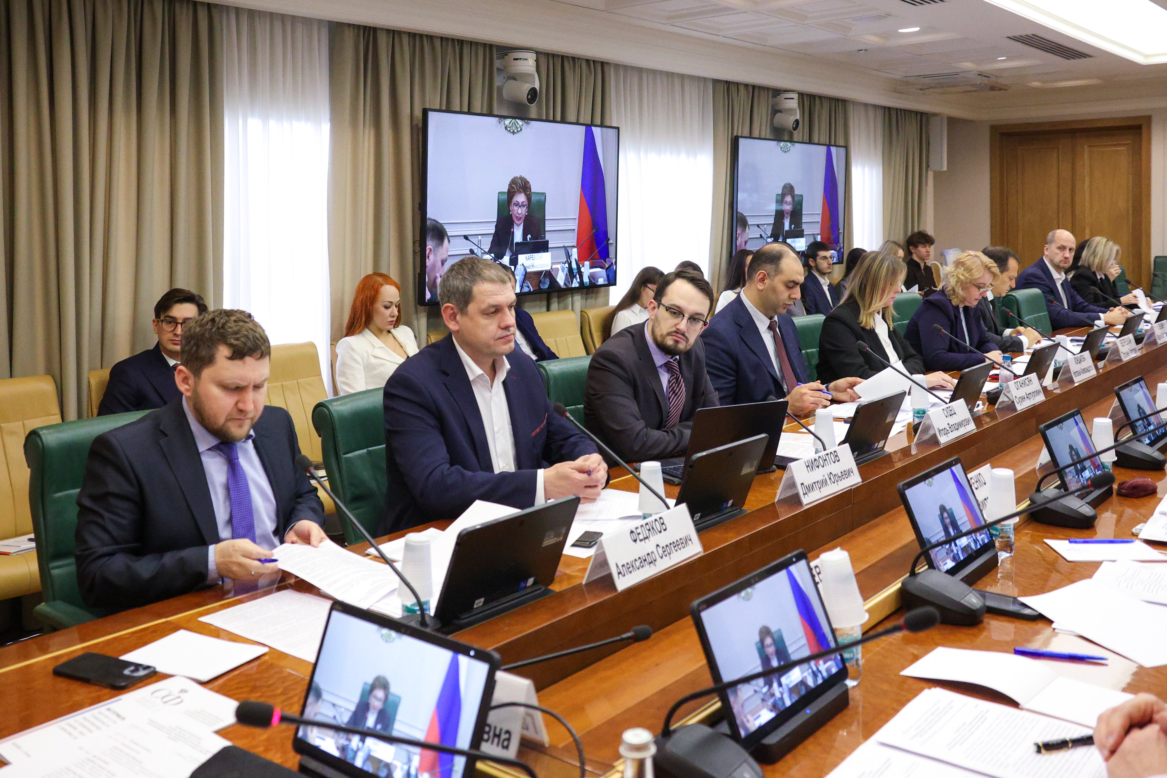 Совершенствование системы лицензирования деятельности по управлению многоквартирными домами: законодательные новации и практика применения