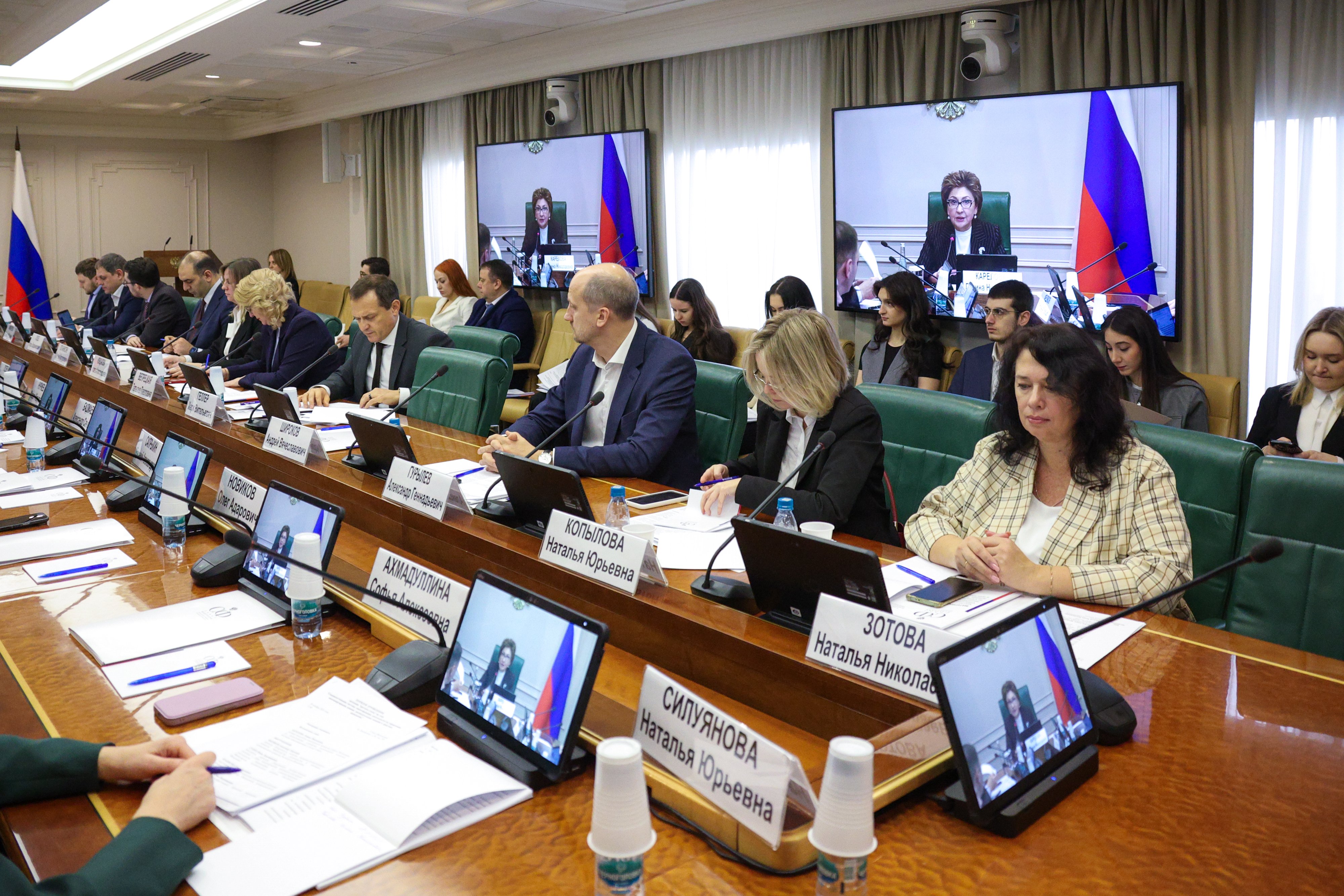 Совершенствование системы лицензирования деятельности по управлению многоквартирными домами: законодательные новации и практика применения