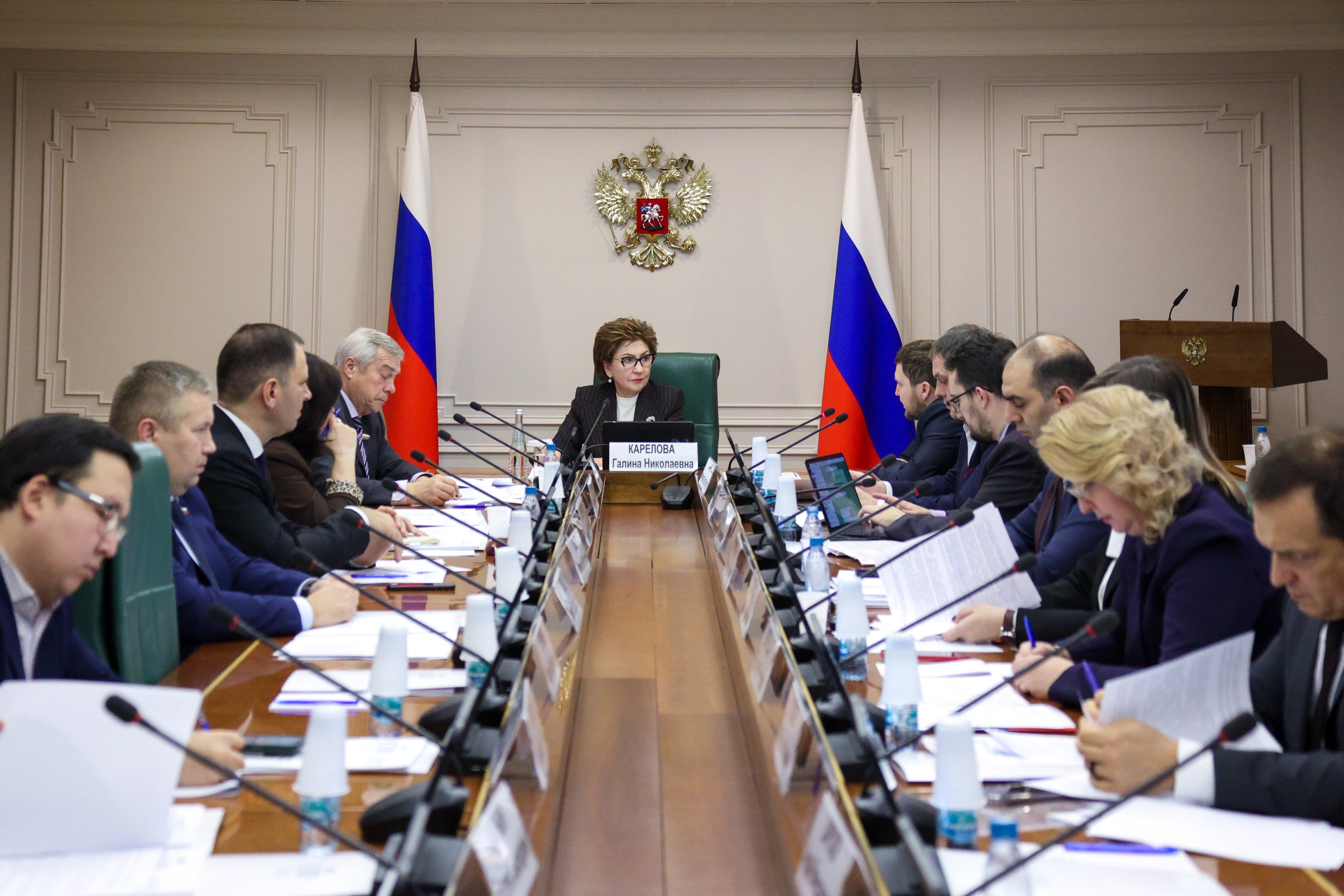 Совершенствование системы лицензирования деятельности по управлению многоквартирными домами: законодательные новации и практика применения