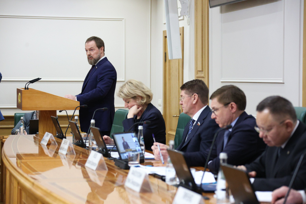 Парламентские слушания на тему «Вопросы повышения эффективности управления многоквартирными домами: основные подходы и предложения»